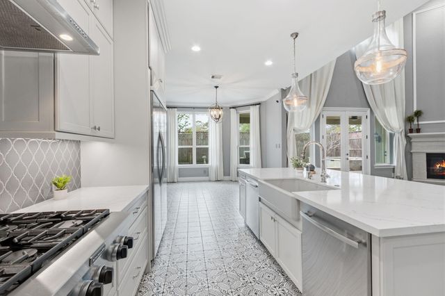 15723 Lake Iris Drive, Houston, TX 77070