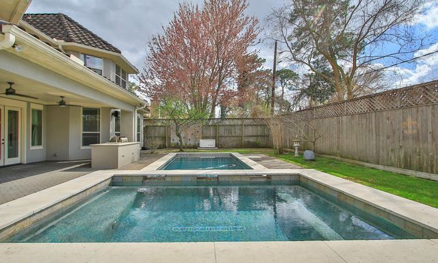 15723 Lake Iris Drive, Houston, TX 77070