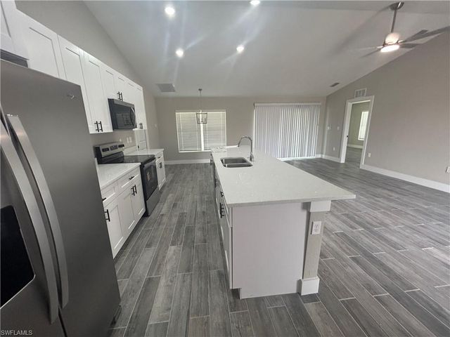 4004 NE 17th AVE, Cape Coral, FL 33909