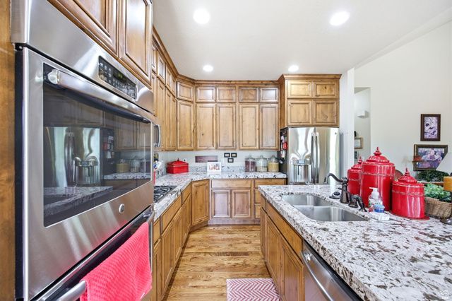 423 N JOSEPH ACRES RD, Kaysville, UT 84037