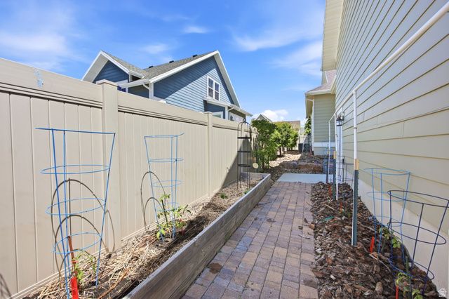 423 N JOSEPH ACRES RD, Kaysville, UT 84037