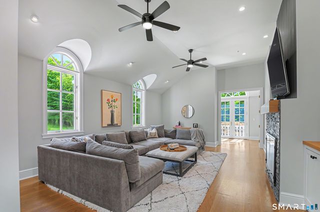 85 Manor Road, Ridgefield, CT 06877