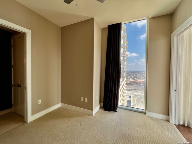 610 E Market St Unit 2607, San Antonio, TX 78205