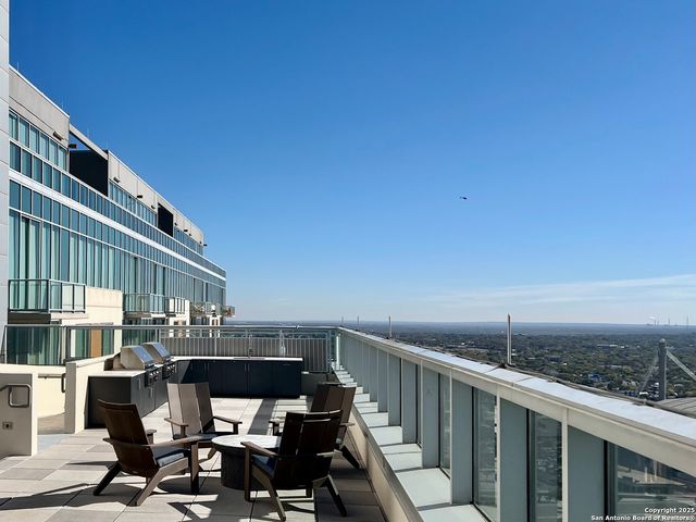 610 E Market St Unit 2607, San Antonio, TX 78205