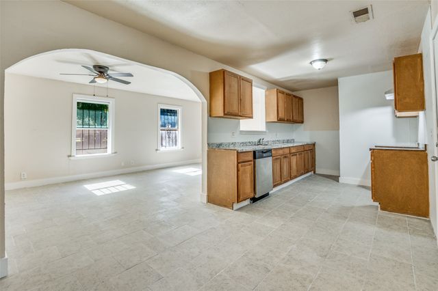 1742 E Red Bird Lane, Dallas, TX 75241