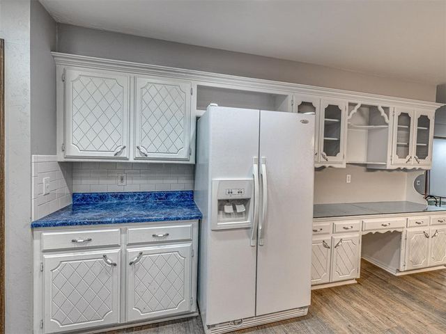 11226 Folkstone Drive, Yukon, OK 73099