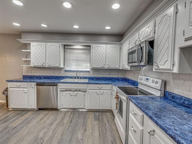 11226 Folkstone Drive, Yukon, OK 73099