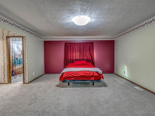 11226 Folkstone Drive, Yukon, OK 73099