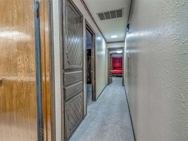 11226 Folkstone Drive, Yukon, OK 73099