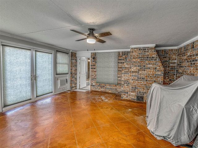 11226 Folkstone Drive, Yukon, OK 73099