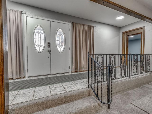 11226 Folkstone Drive, Yukon, OK 73099