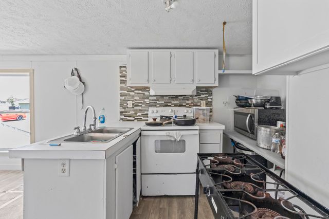 2800 Joyner Swamp Rd., Galivants Ferry, SC 29544