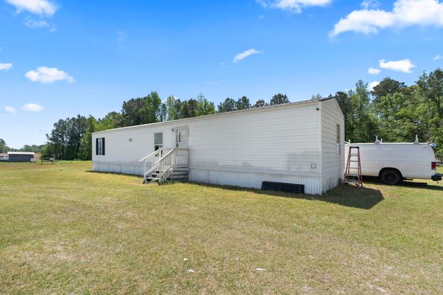 2800 Joyner Swamp Rd., Galivants Ferry, SC 29544