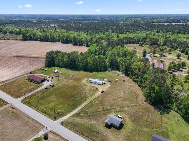 2800 Joyner Swamp Rd., Galivants Ferry, SC 29544