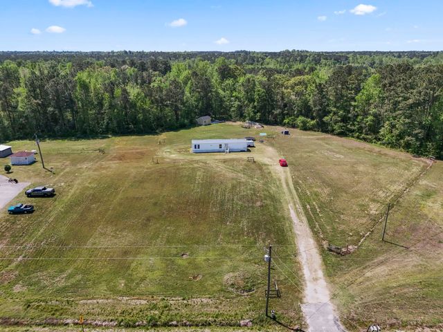 2800 Joyner Swamp Rd., Galivants Ferry, SC 29544