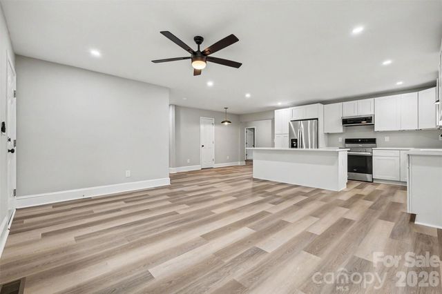 3716 Fieldcrest Road, Charlotte, NC 28217