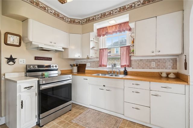 705 High St, Saltsburg Area, PA 15681