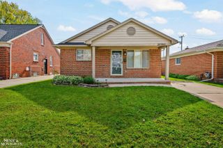 27750 Glenwood Street, St Clair Shores, MI 48081