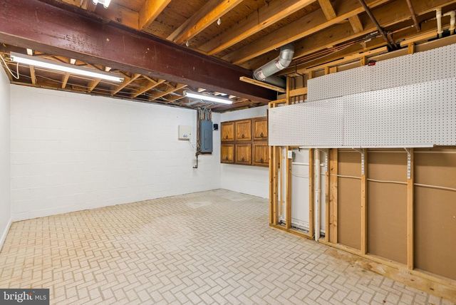 6103 BUCKINGHAM MANOR DR, Baltimore, MD 21210