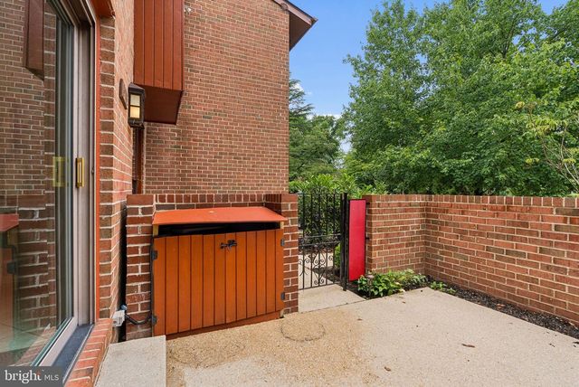 6103 BUCKINGHAM MANOR DR, Baltimore, MD 21210