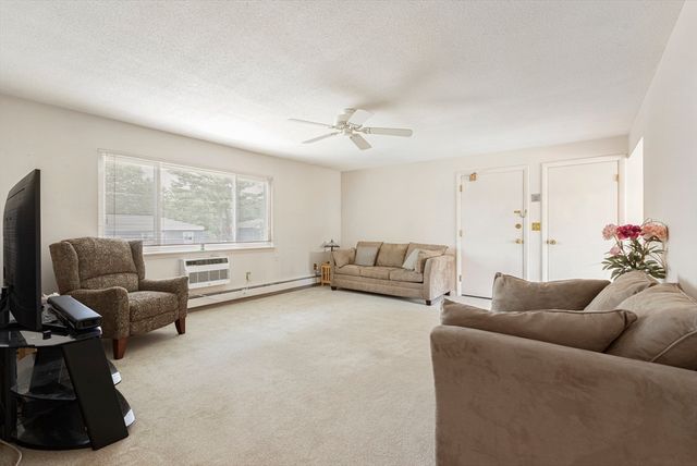 40 Will Dr 48, Canton, MA 02021
