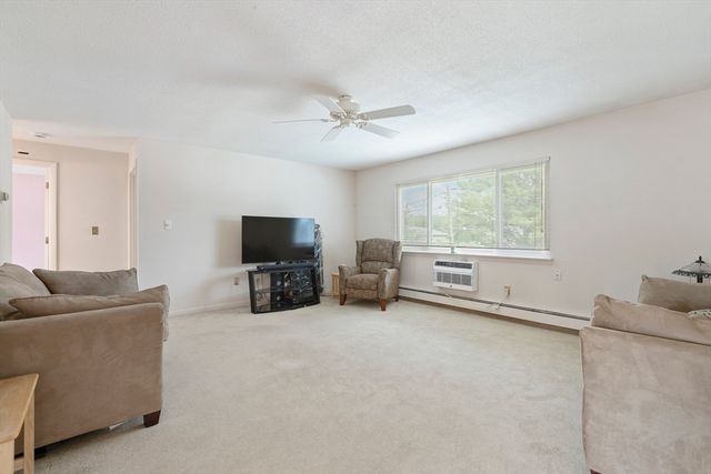 40 Will Dr 48, Canton, MA 02021