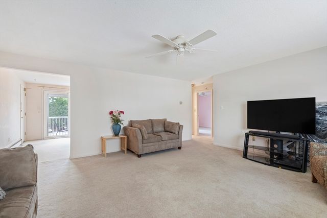 40 Will Dr 48, Canton, MA 02021