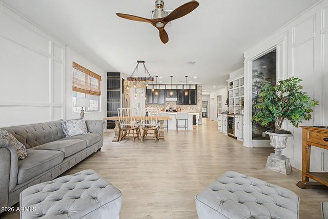 2740 W APOLLO Road, Phoenix, AZ 85041