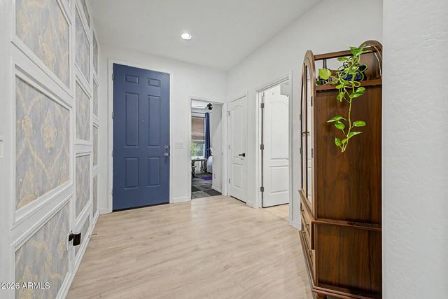 2740 W APOLLO Road, Phoenix, AZ 85041