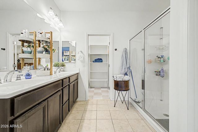 2740 W APOLLO Road, Phoenix, AZ 85041