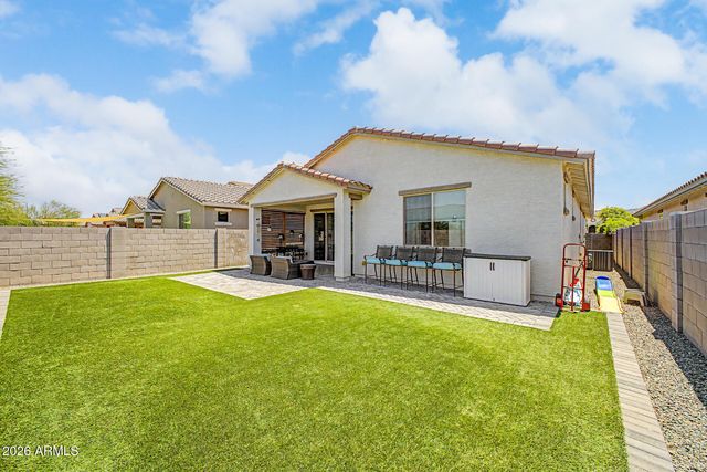 2740 W APOLLO Road, Phoenix, AZ 85041