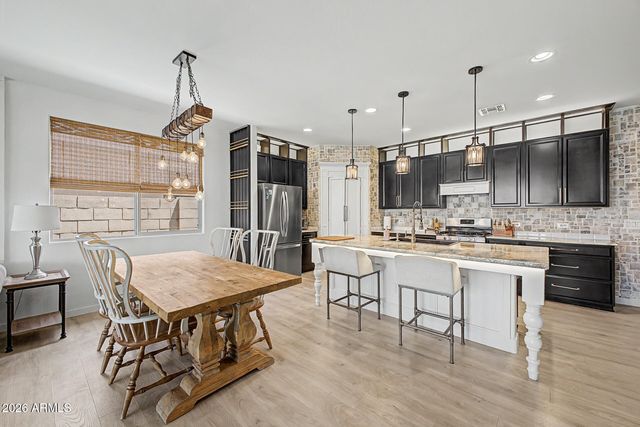2740 W APOLLO Road, Phoenix, AZ 85041