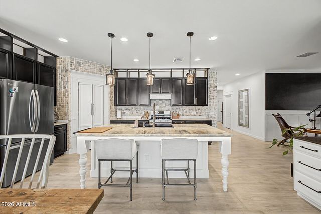 2740 W APOLLO Road, Phoenix, AZ 85041