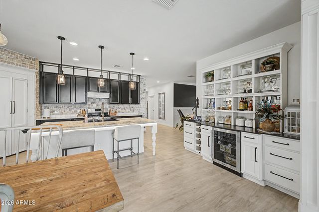 2740 W APOLLO Road, Phoenix, AZ 85041