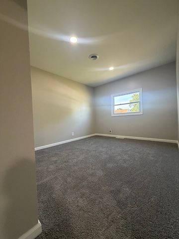 547 Redwood Road, Bolingbrook, IL 60440