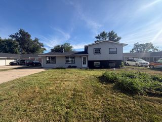 547 Redwood Road, Bolingbrook, IL 60440