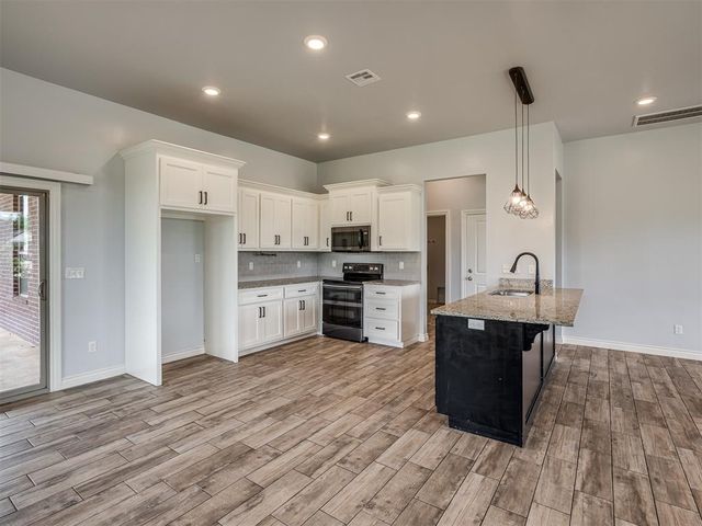 10000 Eagle Point, Newalla, OK 74857