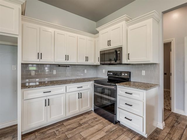 10000 Eagle Point, Newalla, OK 74857