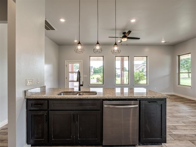 10000 Eagle Point, Newalla, OK 74857