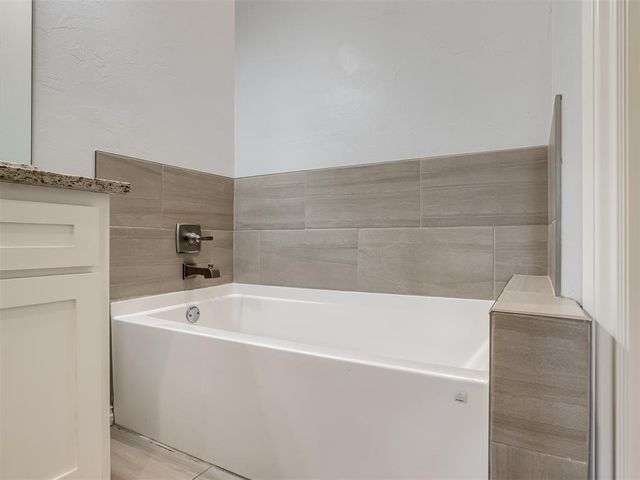 10000 Eagle Point, Newalla, OK 74857