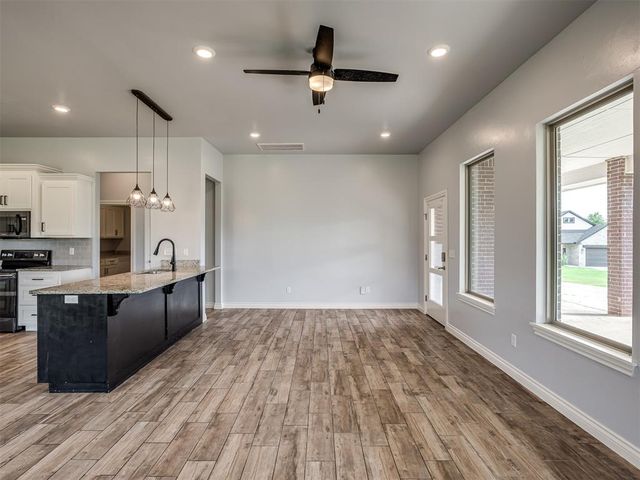 10000 Eagle Point, Newalla, OK 74857