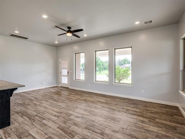 10000 Eagle Point, Newalla, OK 74857