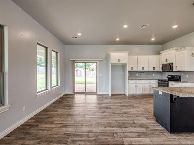 10000 Eagle Point, Newalla, OK 74857
