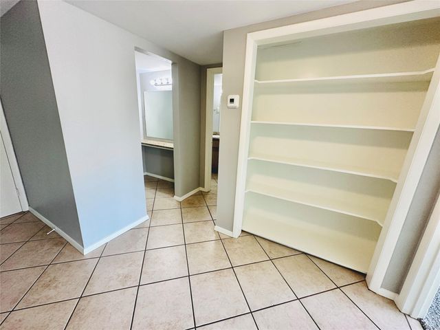601 W 11th ST 225, Austin, TX 78701