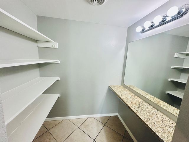 601 W 11th ST 225, Austin, TX 78701
