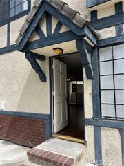 711 W Duarte D, Monrovia, CA 91016