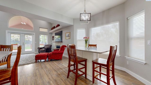 2064 Newhaven Loop, Richland, WA 99352