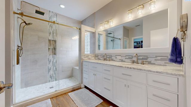 2064 Newhaven Loop, Richland, WA 99352