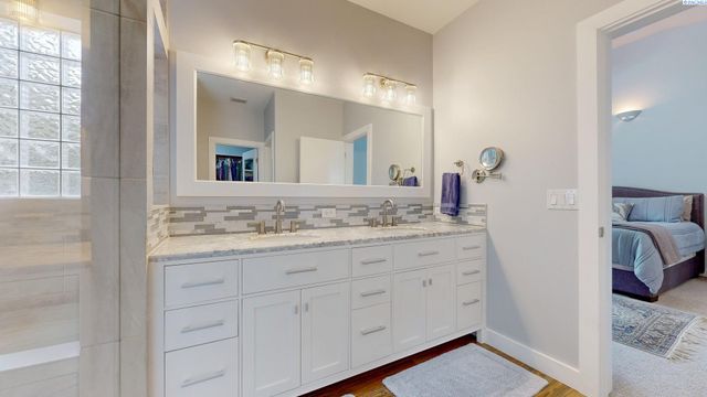 2064 Newhaven Loop, Richland, WA 99352