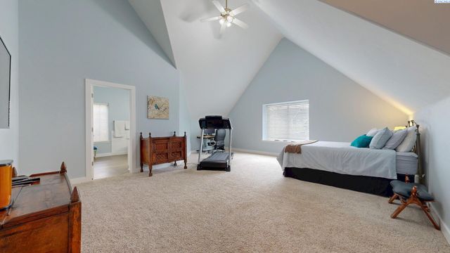 2064 Newhaven Loop, Richland, WA 99352